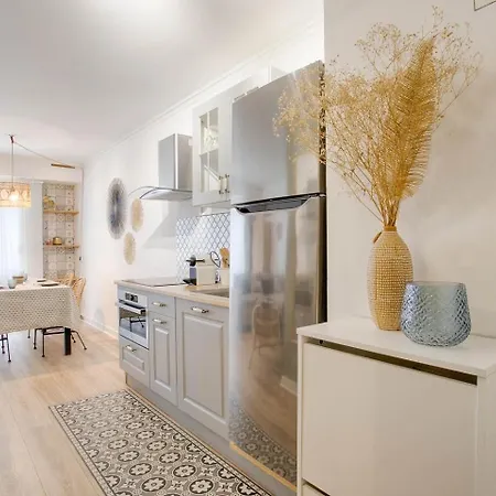 Avec Espace Nuit En Plein Centre De Ντοβίλ